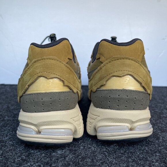 New Balance Athletic Shoes - Tan and Black - Picture 4 of 8